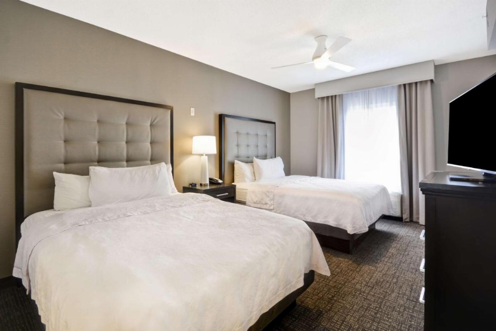 One-Bedroom Queen Suite with Two Queen Beds - Non-Smoking